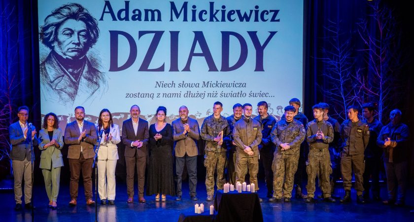 Udział uczniów w Narodowym Czytaniu.